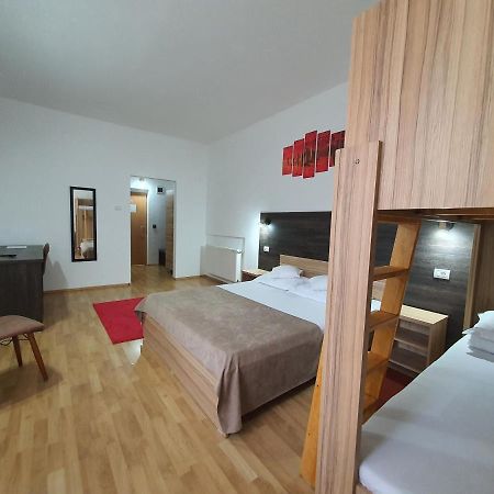 Hotel Mures Topliţa Exteriér fotografie