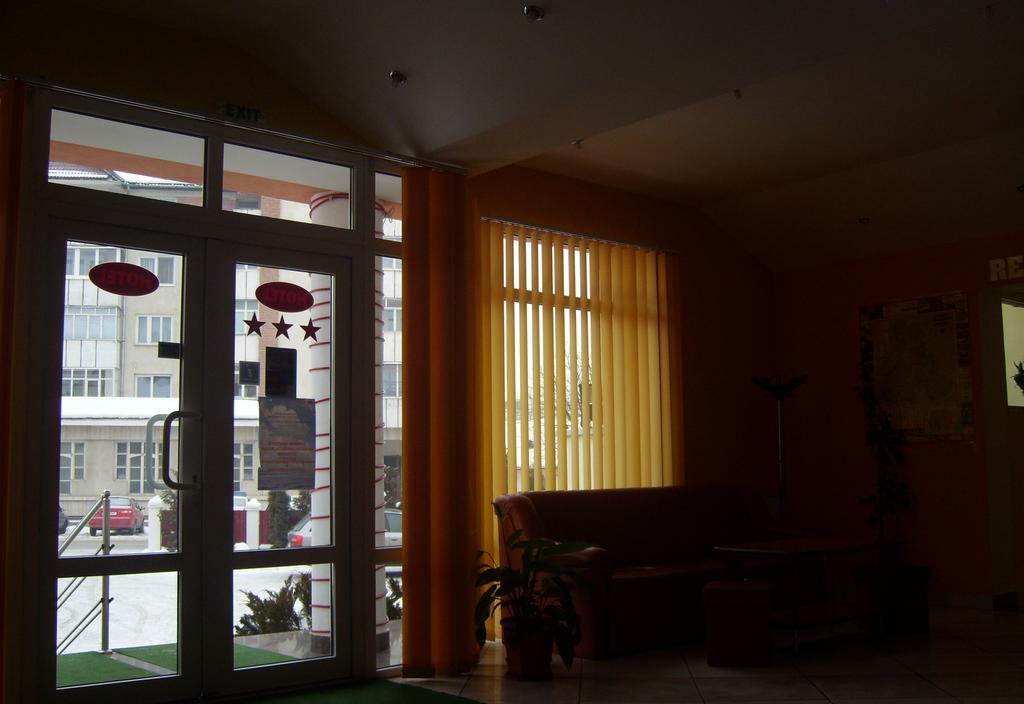 Hotel Mures Topliţa Exteriér fotografie