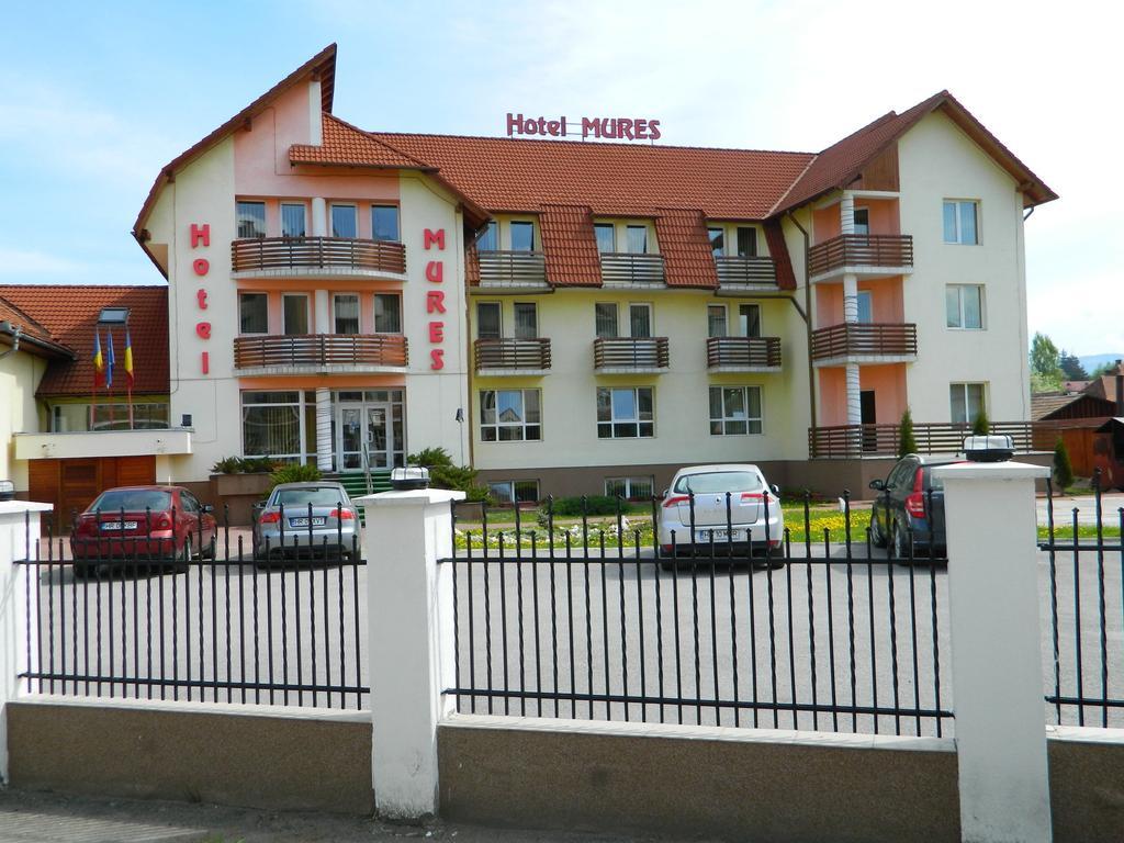 Hotel Mures Topliţa Exteriér fotografie
