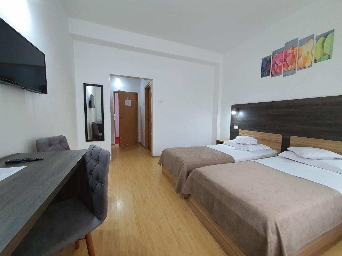 Hotel Mures Topliţa Exteriér fotografie