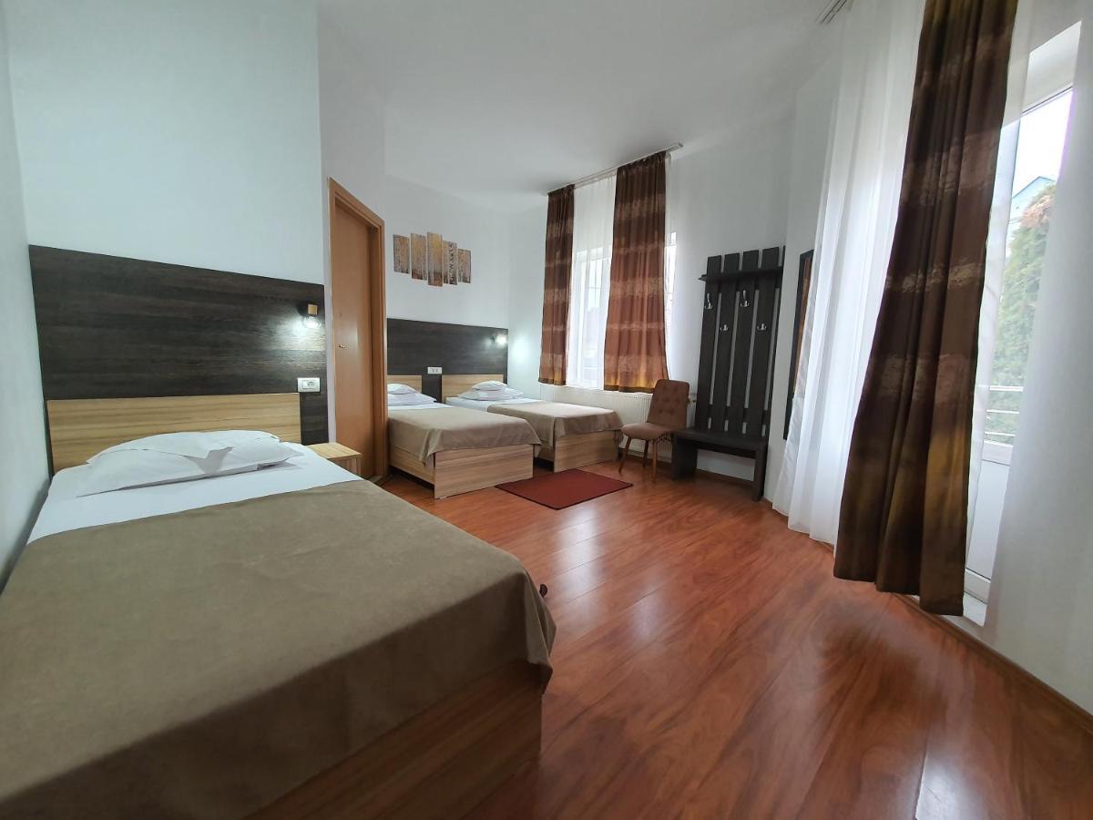 Hotel Mures Topliţa Exteriér fotografie